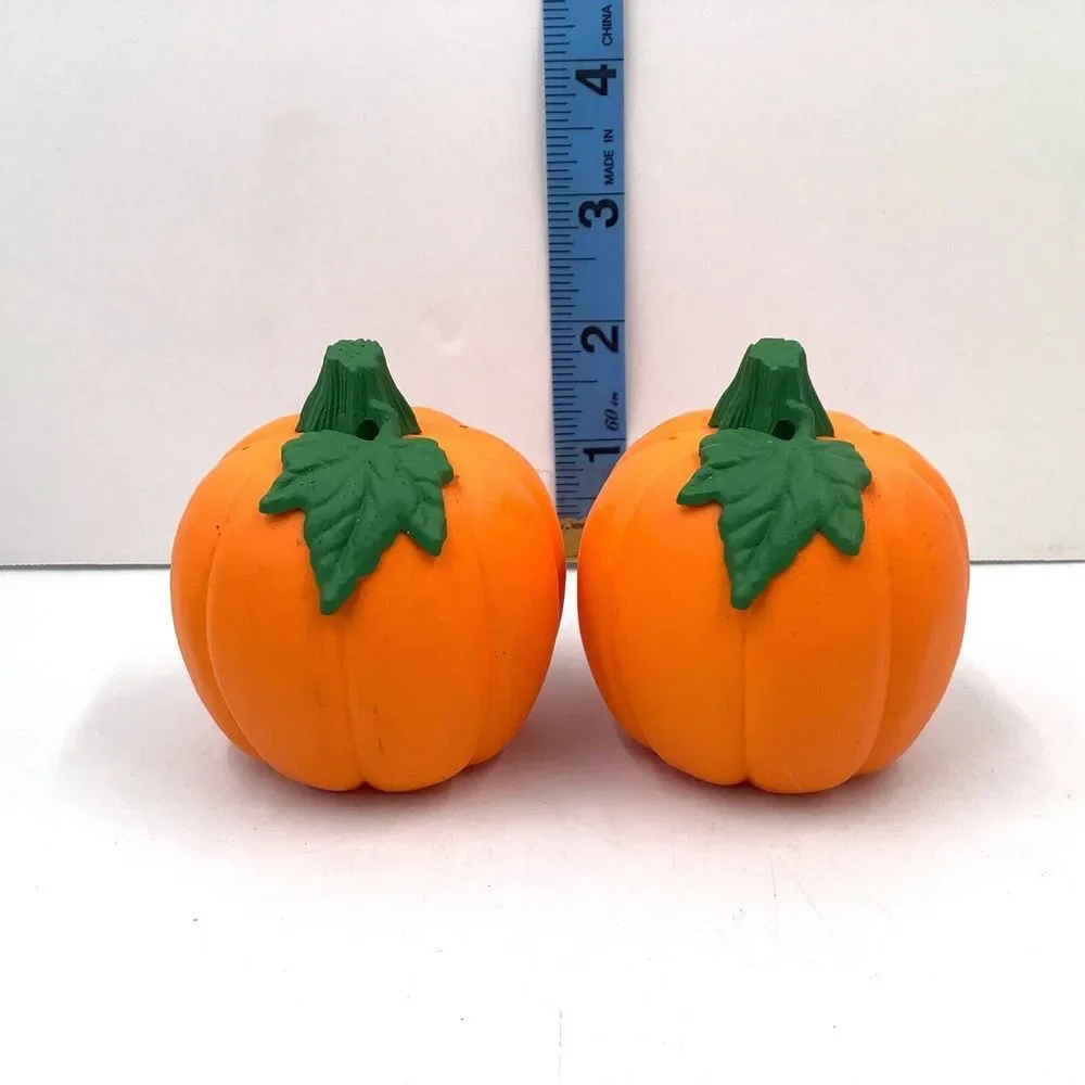 Hallmark Pumpkin Salt and Pepper Shakers Thanksgiving Plastic Gift Harvest Decor